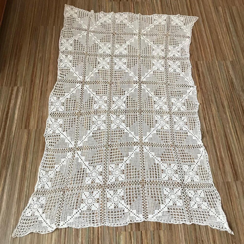 White Hand Crochet Lace Tablecloth Granny Square Rectangular 48x70"